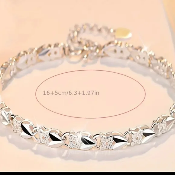 Elegant 9.25 Sterling Silver Bracelet - Picture 2 of 5